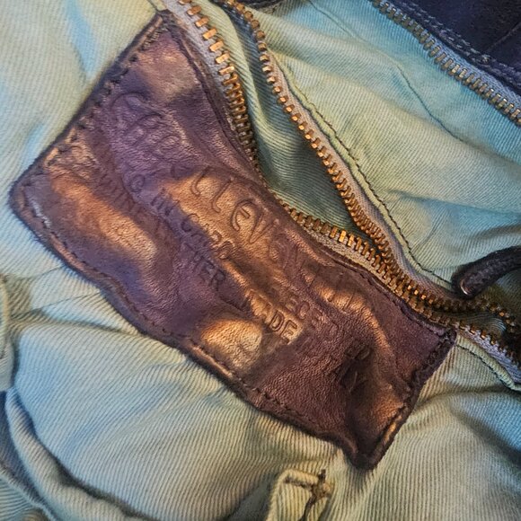 Large leather bag - Picture 10 of 11